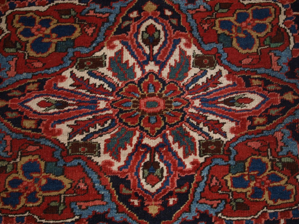 ANTIQUE PERSIAN HERIZ CARPET, SOFT TERRACOTTA RED FIELD, EXCELLENT CONDITION, CIRCA 1900/20. View VIII