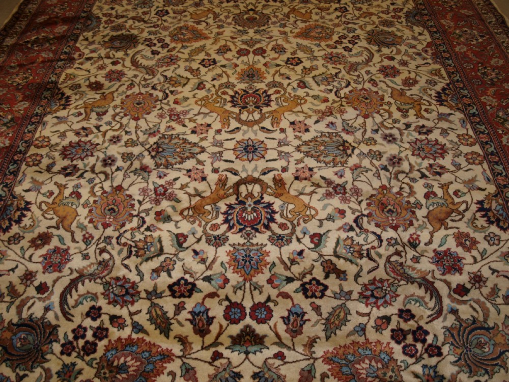 OLD PERSIAN TABRIZ CARPET WITH CLASSIC HUNTING DESIGN, EXCELLENT CONDITION, CIRCA 1920. View V
