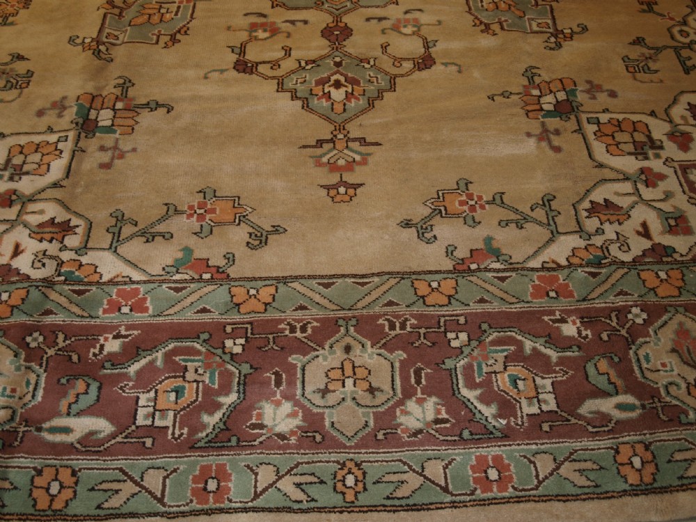 OLD TURKISH OUSHAK DESIGN CARPET, LARGE SIZE AND SOFT COLOURS, CIRCA 1920. View VI
