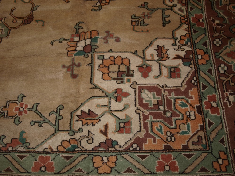 OLD TURKISH OUSHAK DESIGN CARPET, LARGE SIZE AND SOFT COLOURS, CIRCA 1920. View IX