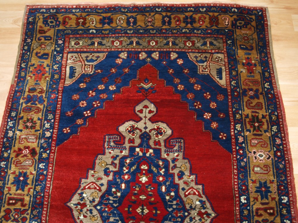 ANTIQUE TURKISH TASPINAR VILLAGE RUG, OUTSTANDING EXAMPLE IN SUPERB CONDITION, CIRCA 1900. View IV