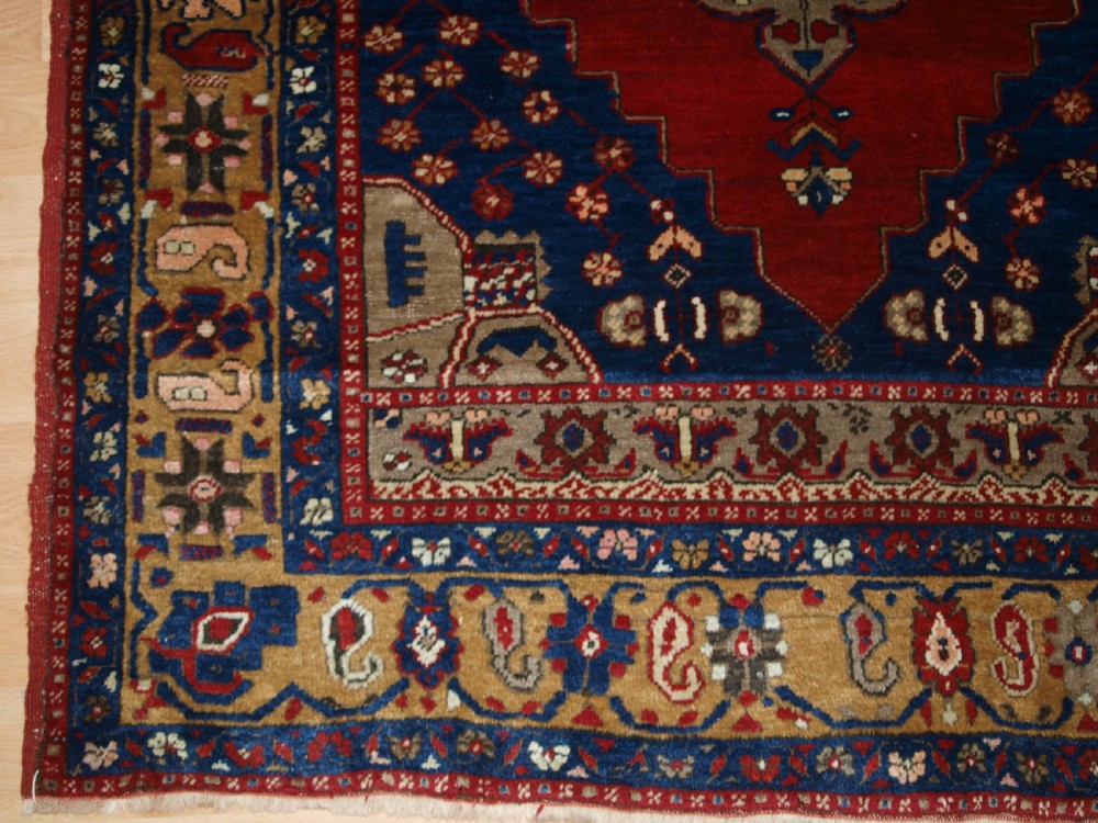 ANTIQUE TURKISH TASPINAR VILLAGE RUG, OUTSTANDING EXAMPLE IN SUPERB CONDITION, CIRCA 1900. View VII