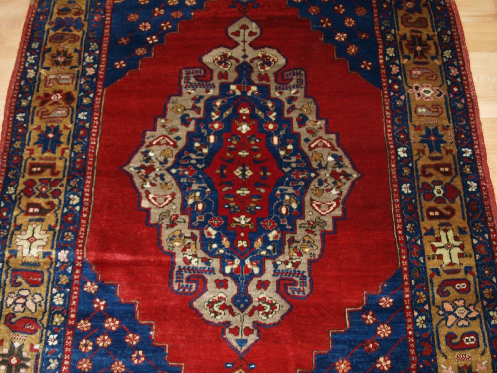 ANTIQUE TURKISH TASPINAR VILLAGE RUG, OUTSTANDING EXAMPLE IN SUPERB CONDITION, CIRCA 1900. View VIII