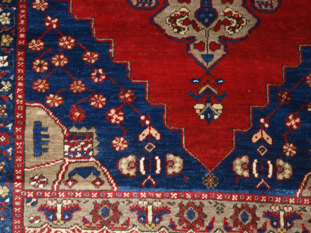 ANTIQUE TURKISH TASPINAR VILLAGE RUG, OUTSTANDING EXAMPLE IN SUPERB CONDITION, CIRCA 1900. View IX