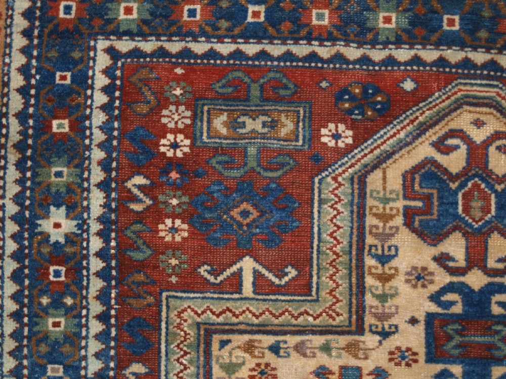 ANTIQUE CAUCASIAN DERBENT PRAYER RUG IN CLASSIC KAZAK PRAYER DESIGN, CIRCA 1900. View VII