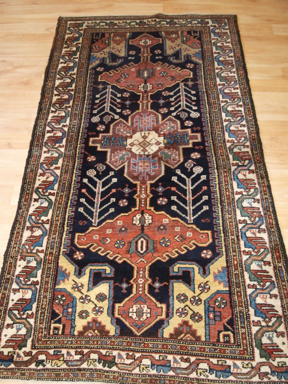 ANTIQUE KURDISH VILLAGE RUG WITH SHURB DESIGN, CIRCA 1900/20.