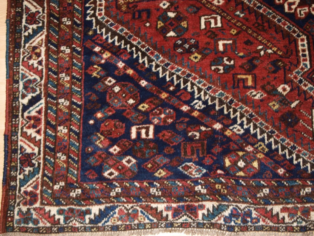 OLD SHIRAZ REGION RUG, TRIBAL DESIGN, CIRCA 1920. View VII