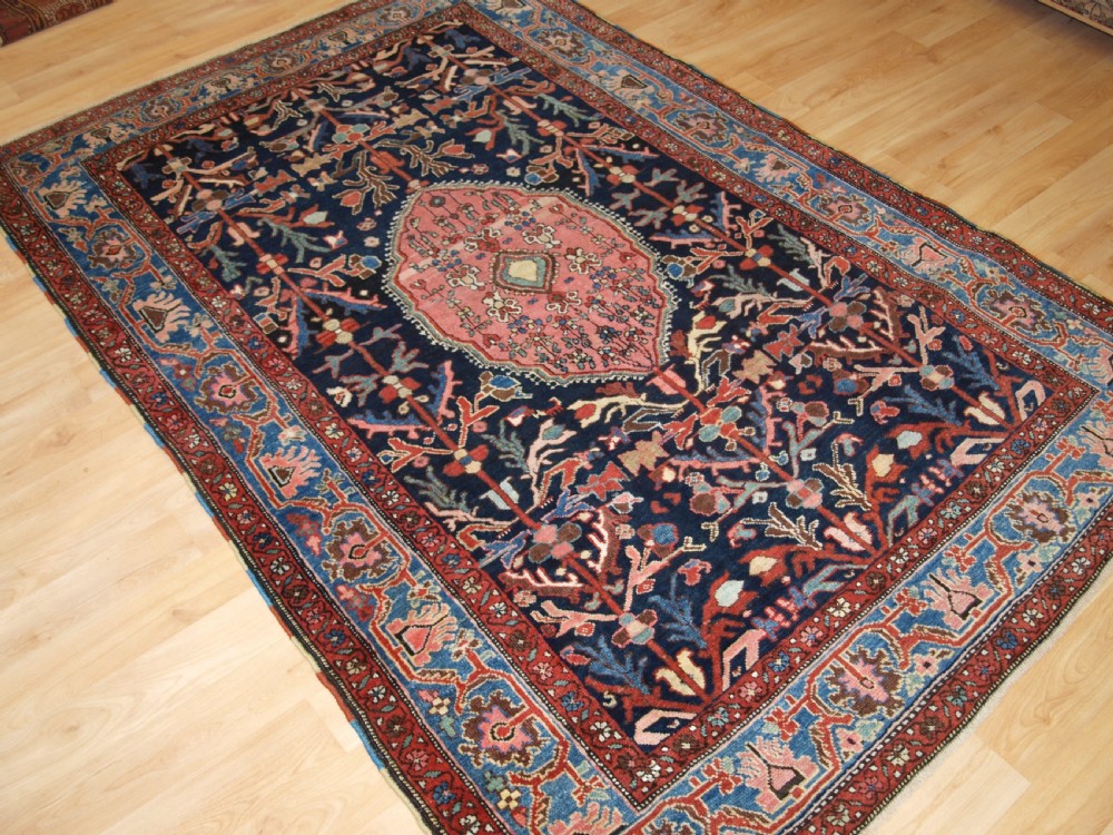 ANTIQUE NORTH WEST PERSIAN VILLAGE RUG, SUPERB COLOUR, CIRCA 1900/20. View II
