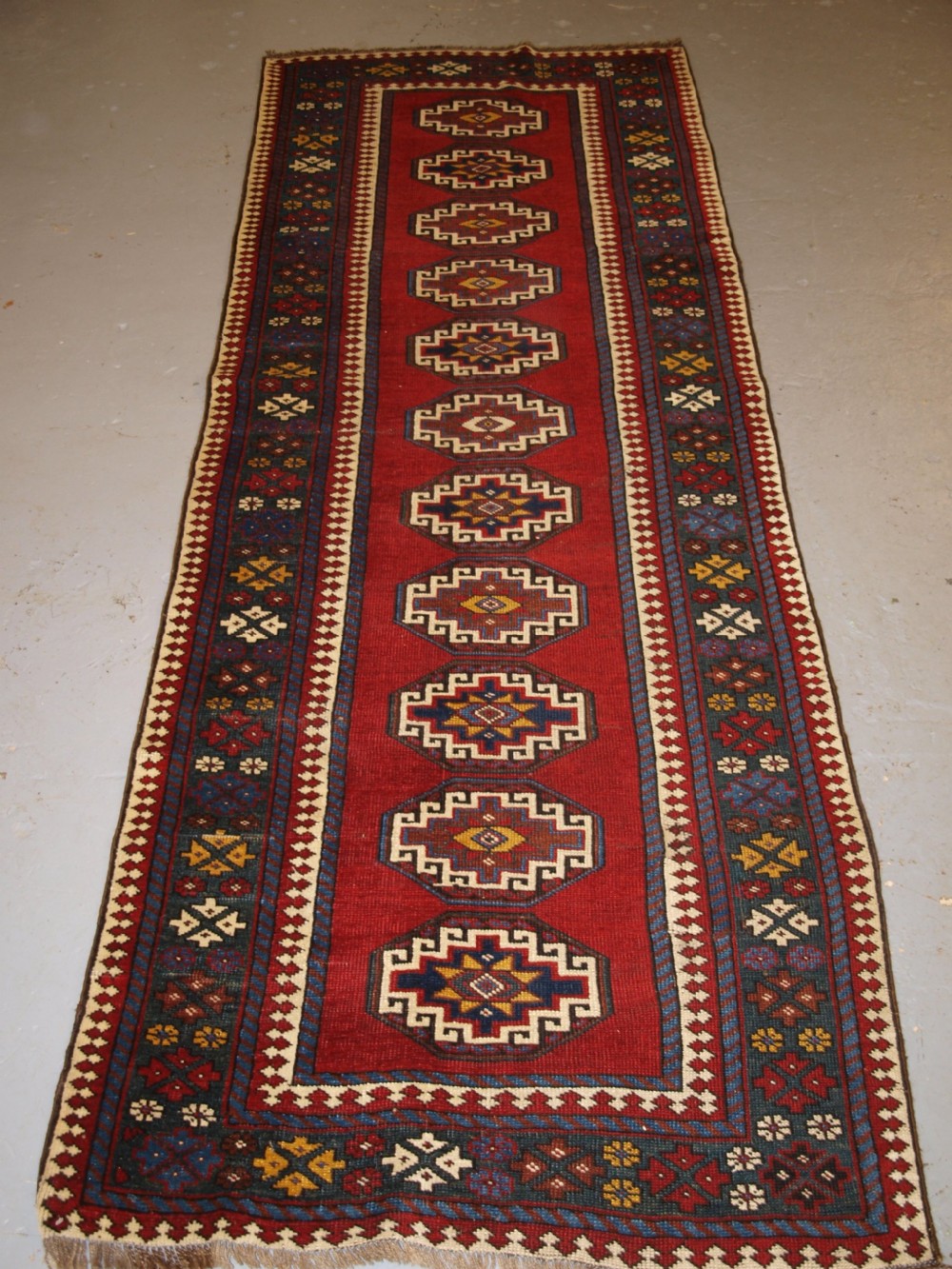 ANTIQUE NORTH PERSIAN KELARDASHT RUNNER, SUPERB COLOUR, CIRCA 1920.