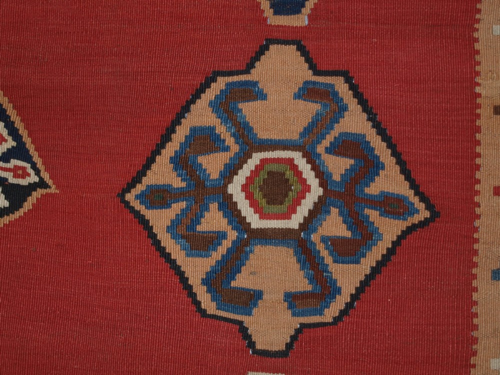 ANTIQUE SOUTH WEST PERSIAN QASHQAI KILIM WITH SUPERB COLOUR AND DESIGN, CIRCA 1900. View VIII