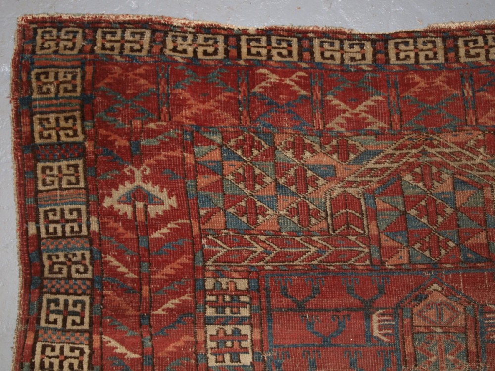 ANTIQUE TEKKE TURKMEN ENSI DOOR HANGING OF EARLY FORM, 1ST HALF 19TH CENTURY. View II
