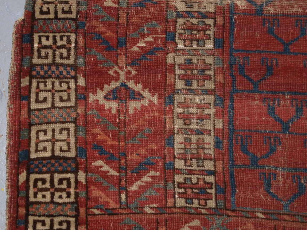 ANTIQUE TEKKE TURKMEN ENSI DOOR HANGING OF EARLY FORM, 1ST HALF 19TH CENTURY. View III