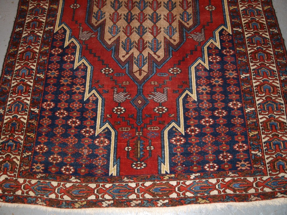 ANTIQUE MAZLAHAN VILLAGE RUG OF CLASSIC DESIGN, CIRCA 1900/20. View VI