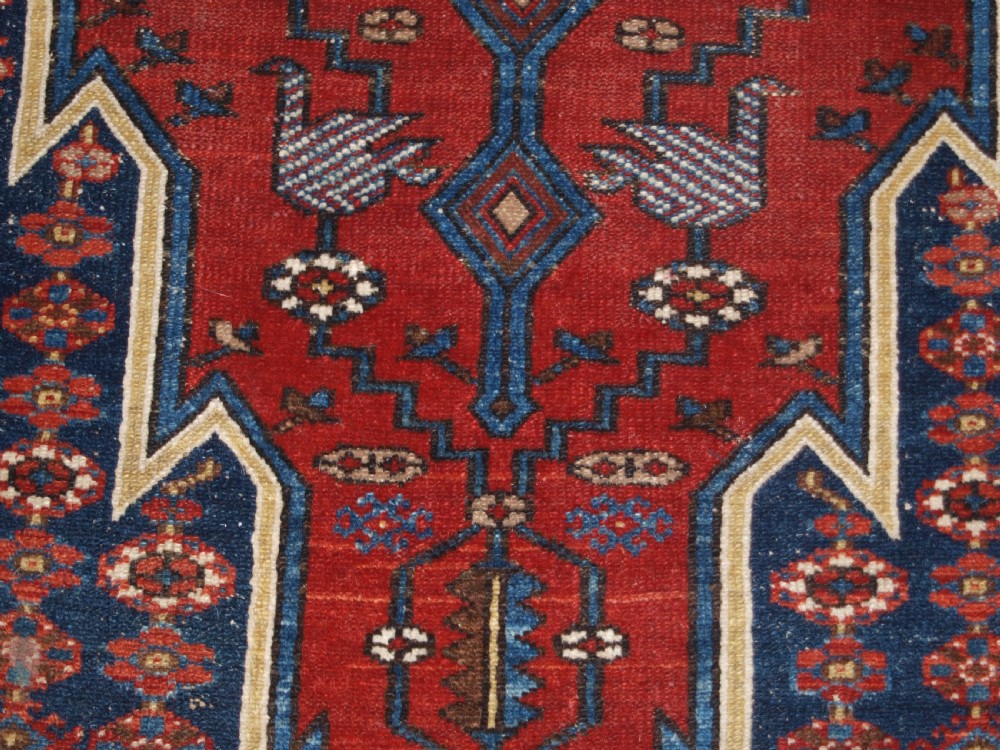 ANTIQUE MAZLAHAN VILLAGE RUG OF CLASSIC DESIGN, CIRCA 1900/20. View X