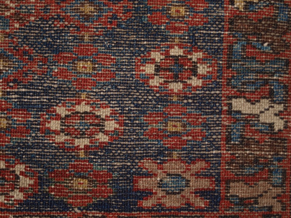ANTIQUE MAZLAHAN VILLAGE RUG OF CLASSIC DESIGN, CIRCA 1900/20. View XI