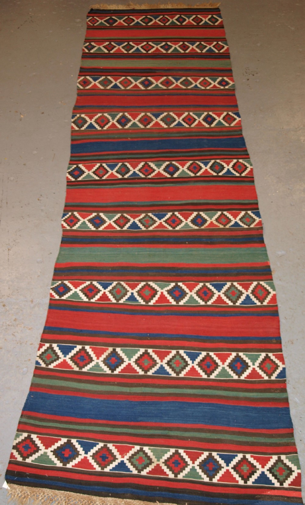 ANTIQUE CAUCASIAN SHIRVAN KILIM RUNNER, BANDED DESIGN, LATE 19TH CENTURY.