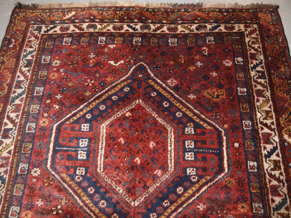 OLD SOUTH WEST PERSIAN TRIBAL DESIGN SHIRAZ RUG, THICK HEAVY PILE, CIRCA 1920. View IV