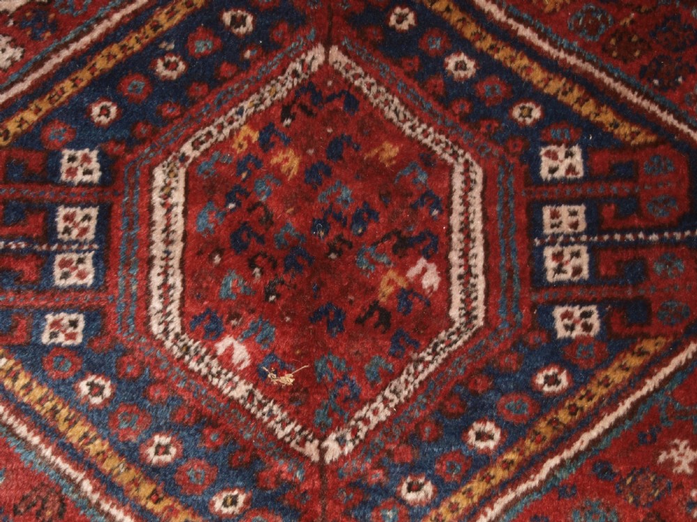 OLD SOUTH WEST PERSIAN TRIBAL DESIGN SHIRAZ RUG, THICK HEAVY PILE, CIRCA 1920. View X