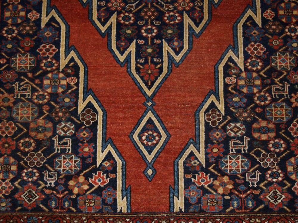 ANTIQUE MAZLAHAN RUG, TRADITIONAL DESIGN, GOOD COLOUR, CIRCA 1920. View X