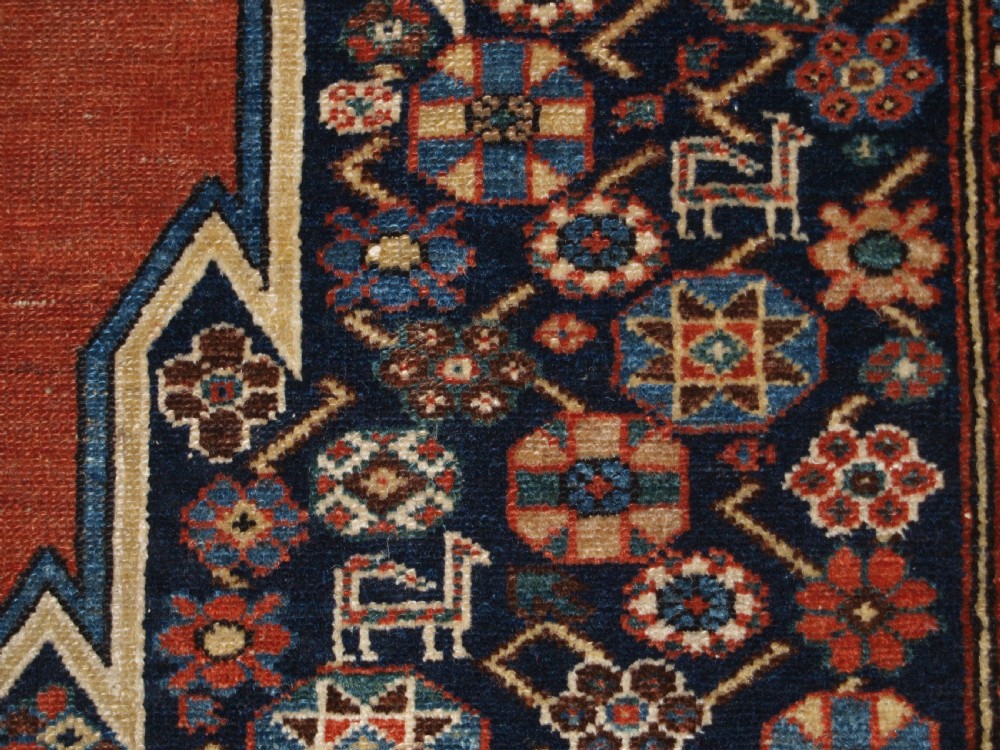 ANTIQUE MAZLAHAN RUG, TRADITIONAL DESIGN, GOOD COLOUR, CIRCA 1920. View XII