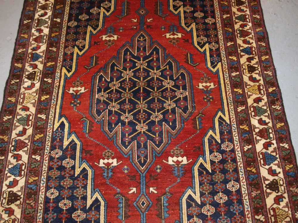 ANTIQUE MAZLAHAN VILLAGE RUG, TRADITIONAL DESIGN, CIRCA 1920. View V