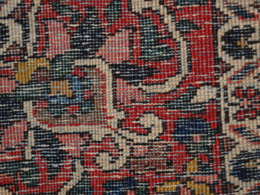ANTIQUE PERSIAN BAKHTIARI VILLAGE RUG, FLORAL MEDALLION DESIGN, CIRCA 1920. View XI
