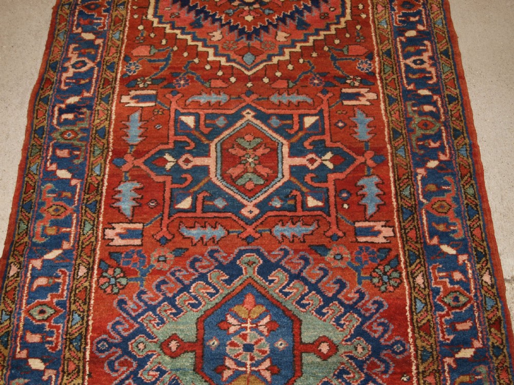 ANTIQUE HERIZ RUNNER, EXCELLENT CONDITION, VERY HARD WEARING, CIRCA 1900/20. View IV