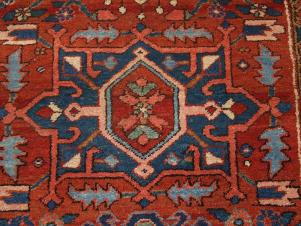 ANTIQUE HERIZ RUNNER, EXCELLENT CONDITION, VERY HARD WEARING, CIRCA 1900/20. View VIII