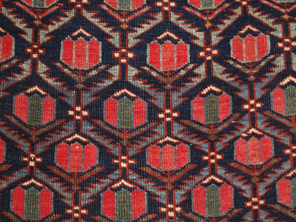ANTIQUE CAUCASIAN SHIRVAN RUG WITH LATTICE DESIGN FILLED WITH TULIPS, LATE 19TH CENTURY. View VII
