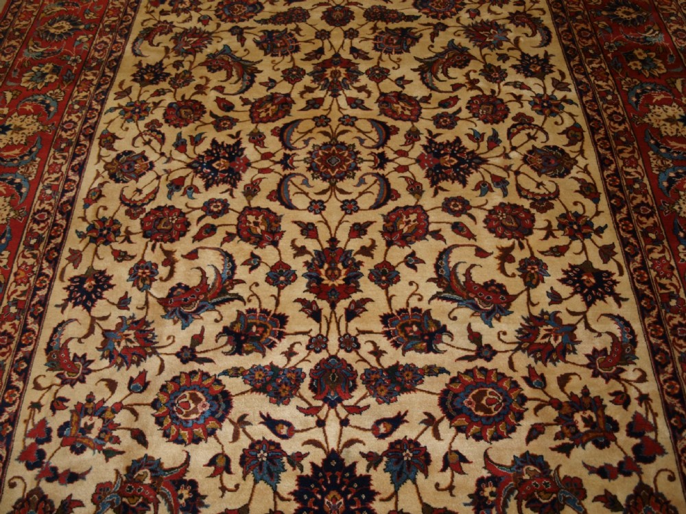 OLD ISFAHAN CARPET, FINE WEAVE WITH TRADITIONAL DESIGN, CIRCA 1920/30. View VI