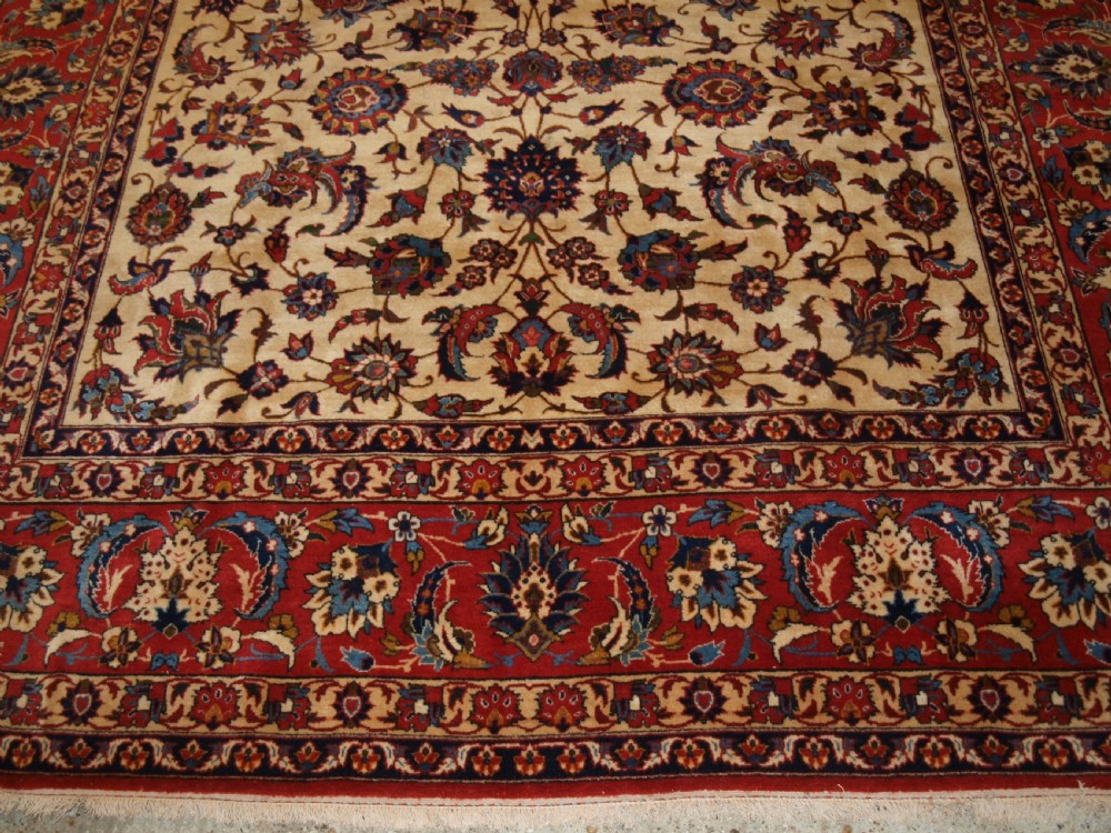 OLD ISFAHAN CARPET, FINE WEAVE WITH TRADITIONAL DESIGN, CIRCA 1920/30. View VII