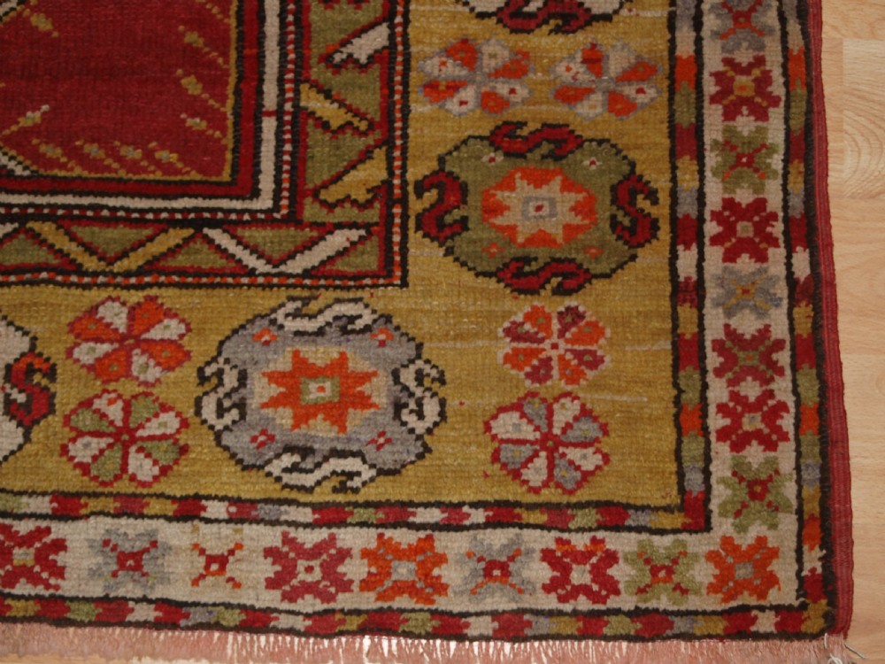 ANTIQUE TURKISH MILAS PRAYER RUG, TRADITIONAL DESIGN, CIRCA 1920. View IX