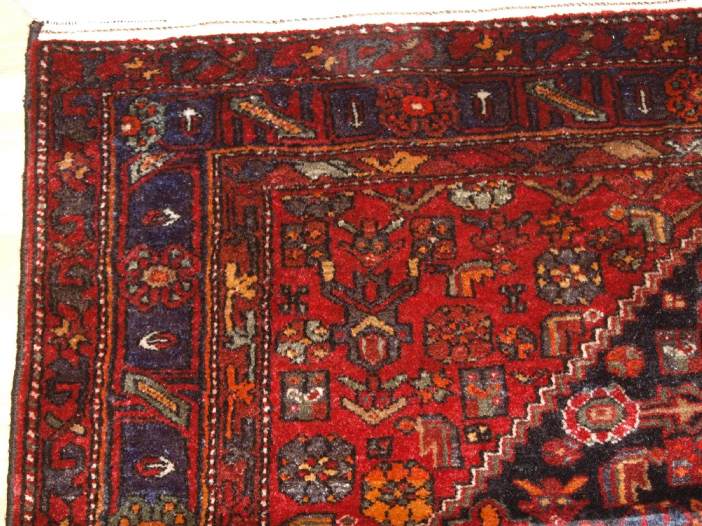ANTIQUE NORTH WEST PERSIAN VILLAGE RUG, HAMADAN REGION, CIRCA 1920. View II