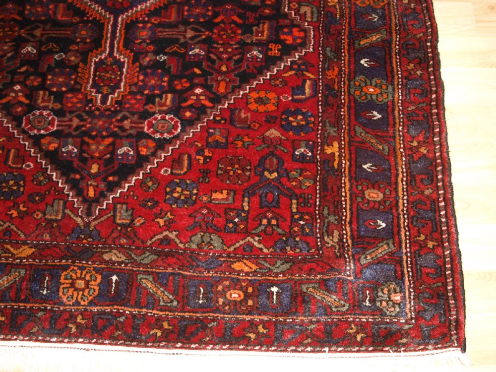 ANTIQUE NORTH WEST PERSIAN VILLAGE RUG, HAMADAN REGION, CIRCA 1920. View IX