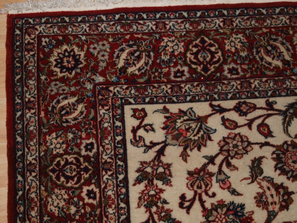 ANTIQUE ISFAHAN RUG, FINE WEAVE AND TRADITIONAL DESIGN, CIRCA 1920. View II