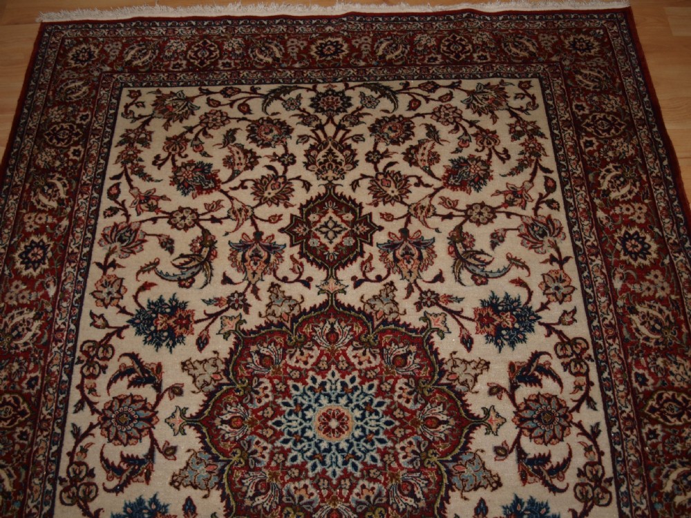 ANTIQUE ISFAHAN RUG, FINE WEAVE AND TRADITIONAL DESIGN, CIRCA 1920. View V