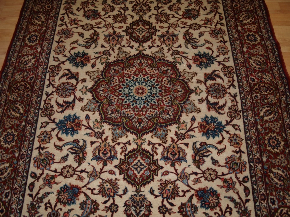 ANTIQUE ISFAHAN RUG, FINE WEAVE AND TRADITIONAL DESIGN, CIRCA 1920. View VI