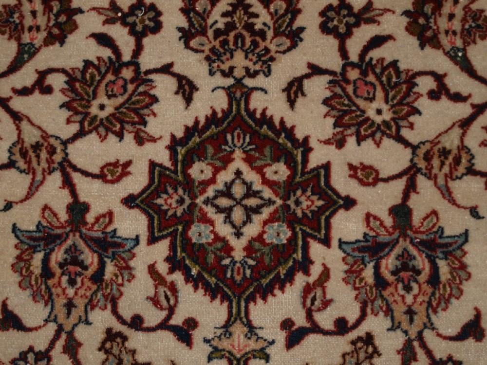 ANTIQUE ISFAHAN RUG, FINE WEAVE AND TRADITIONAL DESIGN, CIRCA 1920. View VII