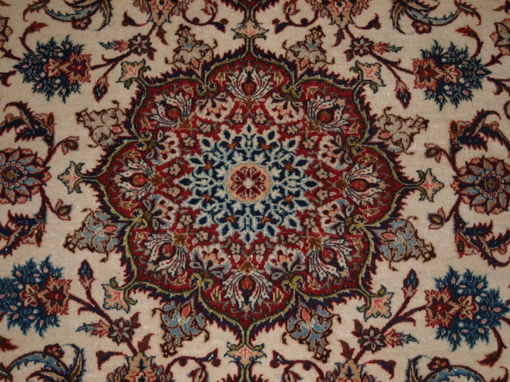 ANTIQUE ISFAHAN RUG, FINE WEAVE AND TRADITIONAL DESIGN, CIRCA 1920. View IX