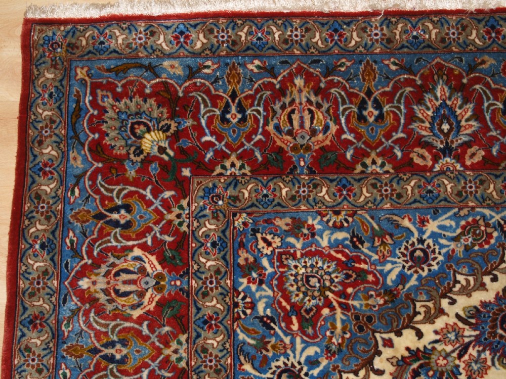 OLD ISFAHAN RUG, VERY FINE WITH SILK FOUNDATION, CIRCA 1920/30 View III