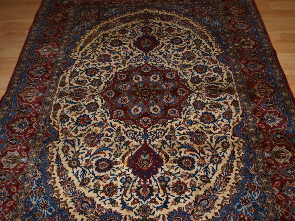 OLD ISFAHAN RUG, VERY FINE WITH SILK FOUNDATION, CIRCA 1920/30 View VI