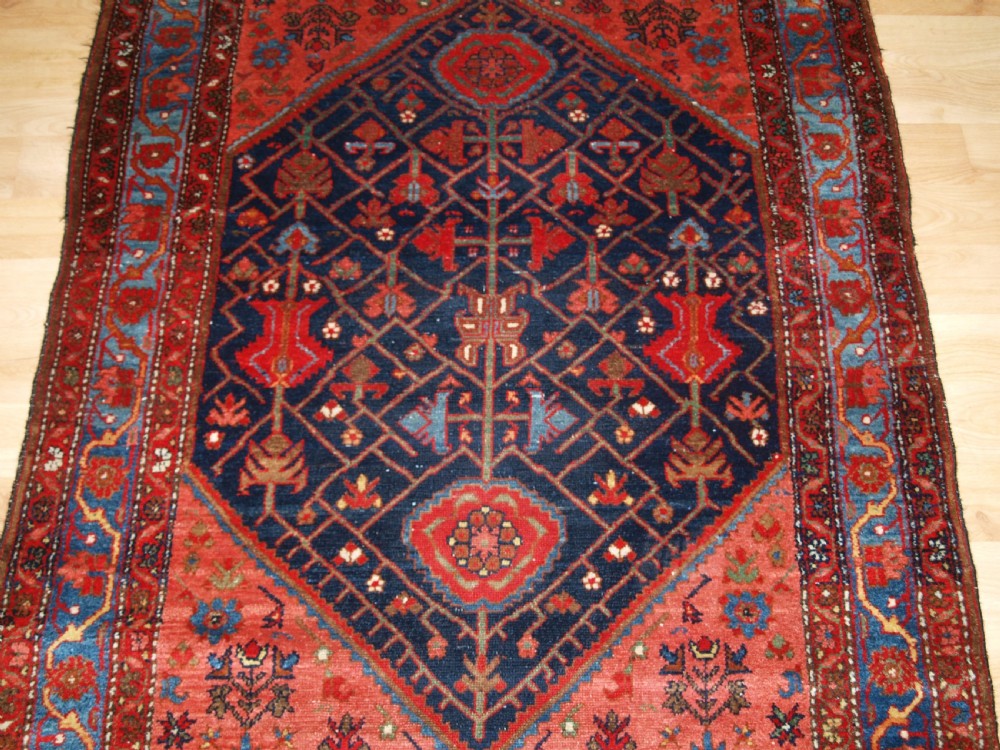 ANTIQUE MALAYER VILLAGE RUG, UNUSUAL DESIGN, CIRCA 1900/20. View IV