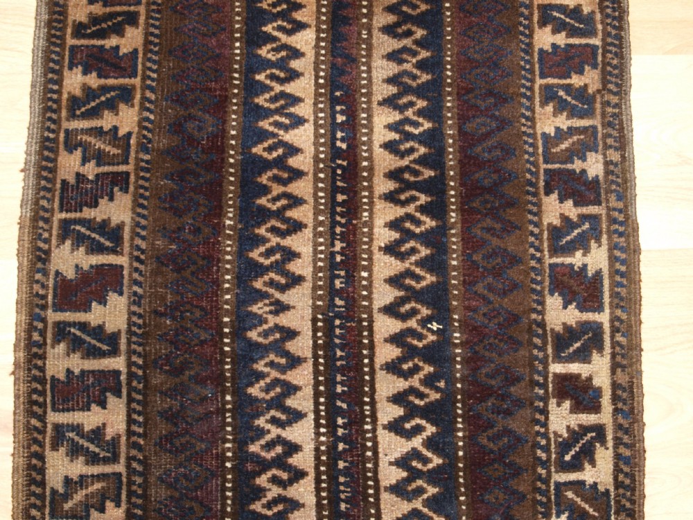 ANTIQUE AFGHAN BALUCH BALISHT GRAIN BAG FACE, SMALL RUG, CIRCA 1900. View III