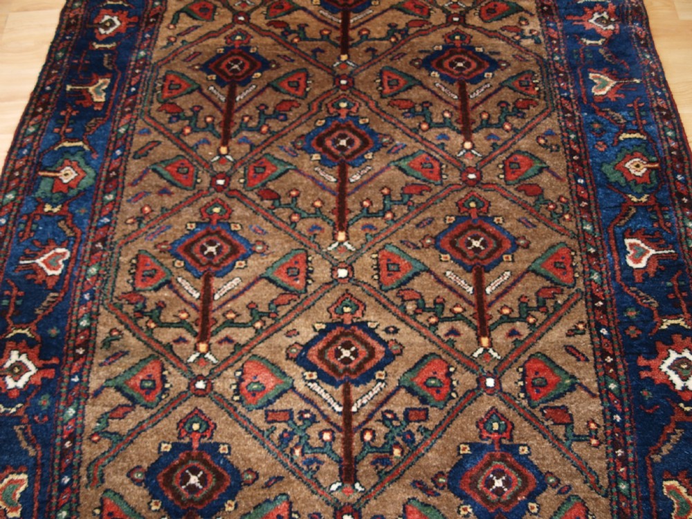 ANTIQUE KURDISH HAMADAN REGION VILLAGE RUG, CIRCA 1900/20. View V