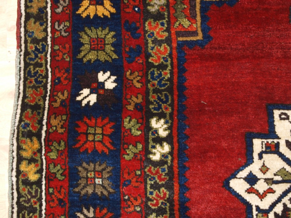 ANTIQUE TURKISH PRAYER RUG, ISIKLAR VILLAGE, KONYA REGION, CIRCA 1900. View III