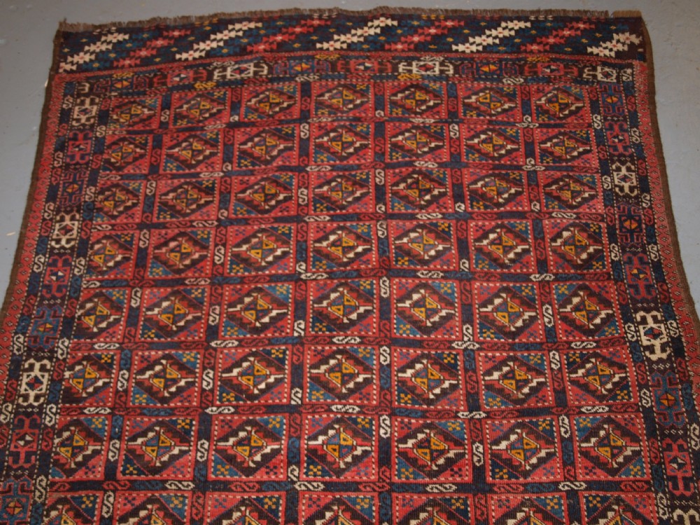 ANTIQUE CHODOR TURKMEN MAIN CARPET OF SMALL SIZE AND SCARCE DESIGN, CIRCA 1880. View V
