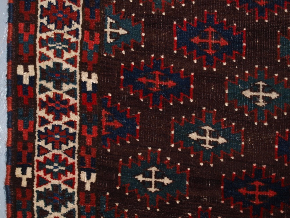 ANTIQUE YOMUT TURKMEN MAIN CARPET, UNUSUAL DESIGN, SMALL SIZE, CIRCA 1880. View IV