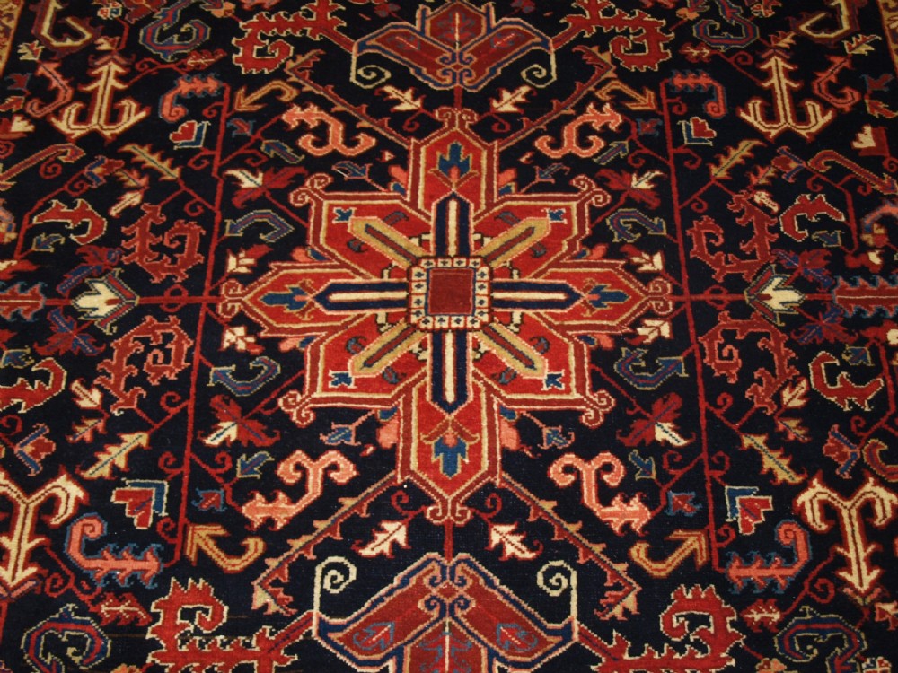 ANTIQUE PERSIAN HERIZ CARPET, STRIKING COLOUR AND DESIGN, GREAT CONDITION, CIRCA 1920. View VIII