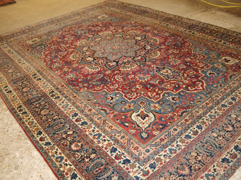 ANTIQUE PERSIAN BIRJAND CARPET WITH SUPERB COLOUR, GREAT FURNISHING CARPET, CIRCA 1900.