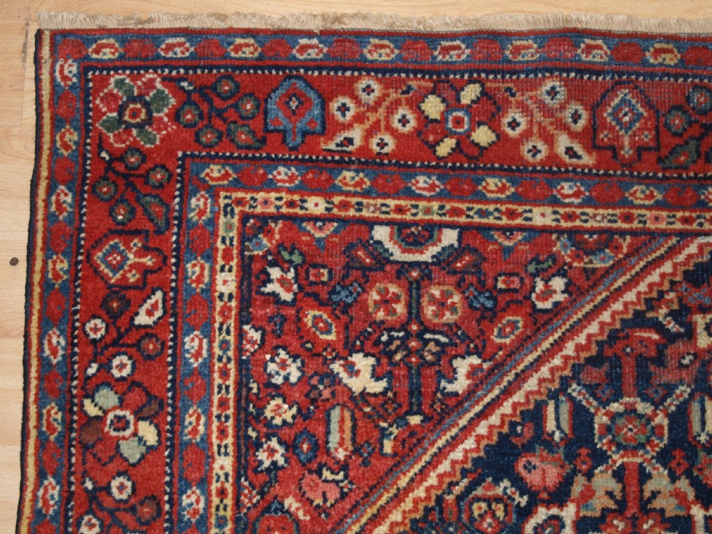 ANTIQUE MAHAL RUG WITH SHRUB DESIGN, SUPERB COLOURS, CIRCA 1900. View III